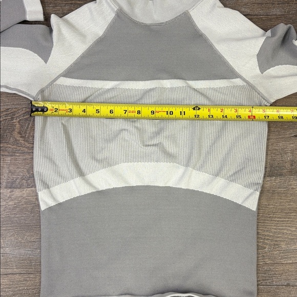 Racer Worldwide Men’s Seamless Long Sleeve Performance Shirt – Gray (L) - Picture 5 of 6